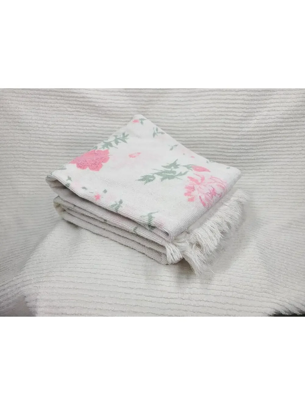 Set of 2 1960s Rose Print Bath Towel 100% Cotton Retro Vintage Bathroom Pinup